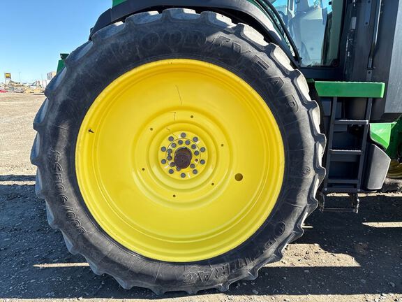 2022 John Deere 8R 340 Tractor