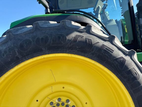 2022 John Deere 8R 340 Tractor