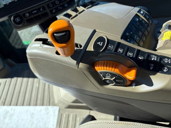 2022 John Deere 8R 340 Tractor