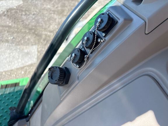 2022 John Deere 8R 340 Tractor