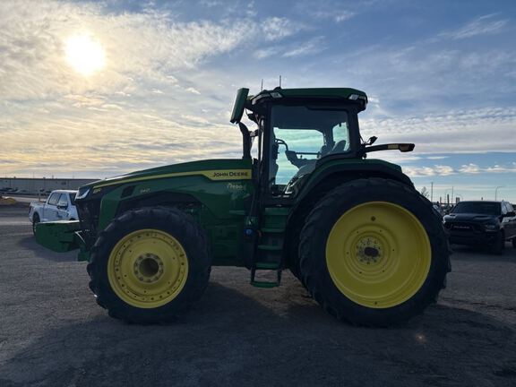 2022 John Deere 8R 340 Tractor