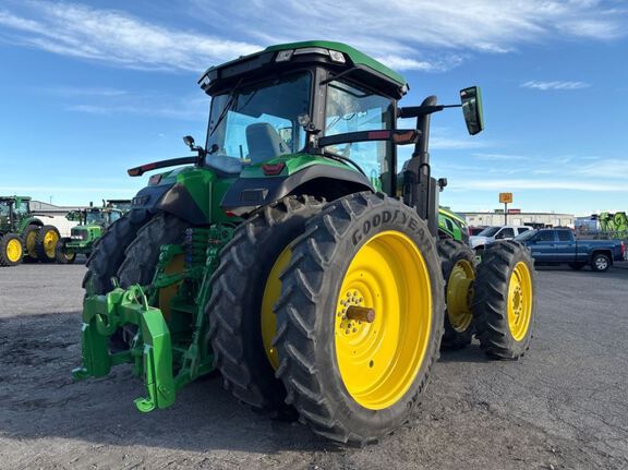 2022 John Deere 8R 340 Tractor