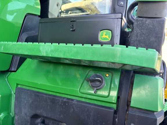 2022 John Deere 8R 340 Tractor