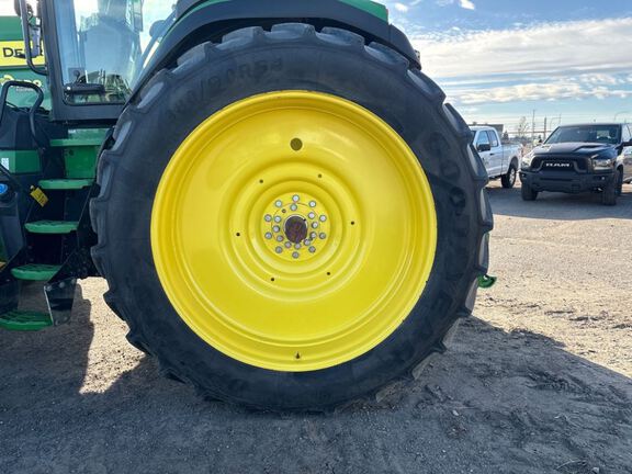 2022 John Deere 8R 340 Tractor