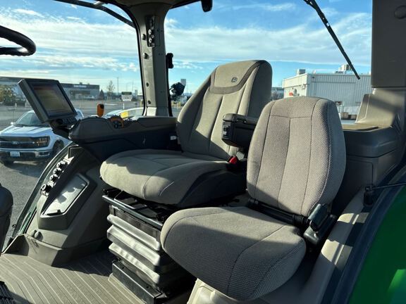 2022 John Deere 8R 340 Tractor