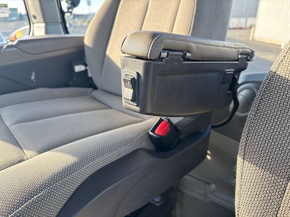 2022 John Deere 8R 340 Tractor