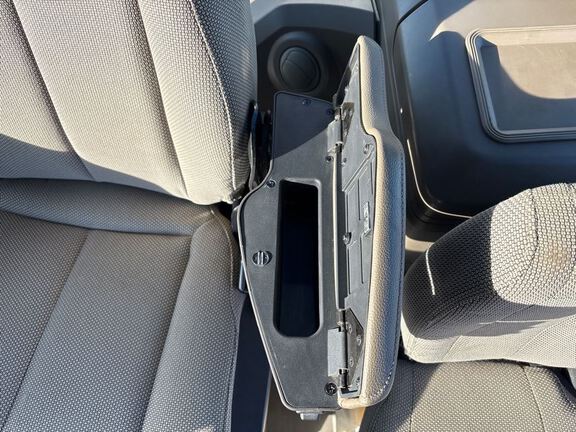 2022 John Deere 8R 340 Tractor