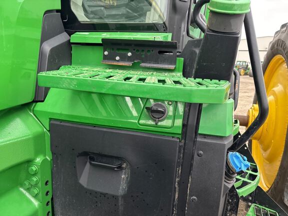 2022 John Deere 8R 340 Tractor