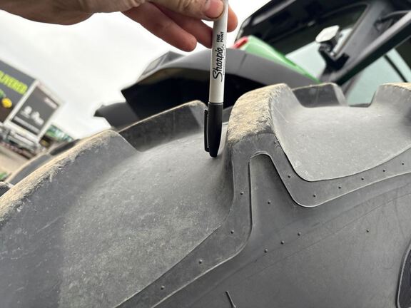 2022 John Deere 8R 340 Tractor