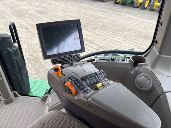 2022 John Deere 8R 340 Tractor