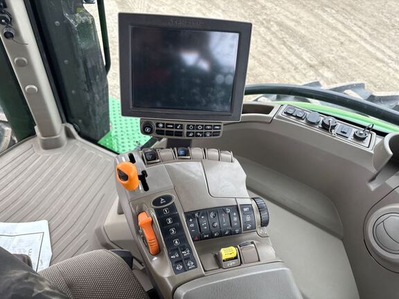 2022 John Deere 8R 340 Tractor