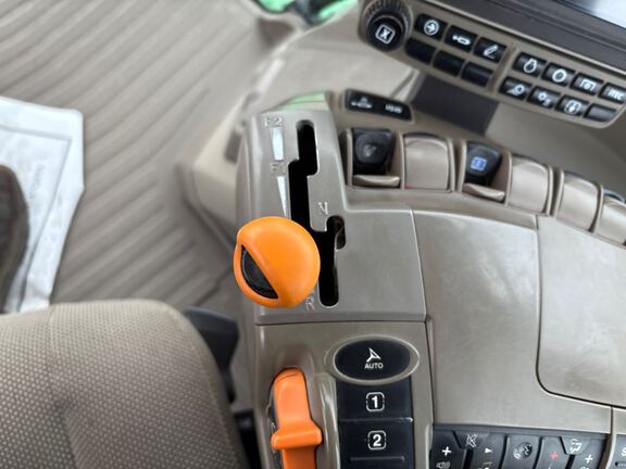 2022 John Deere 8R 340 Tractor