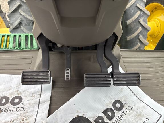 2022 John Deere 8R 340 Tractor