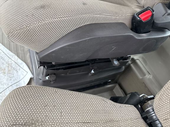 2022 John Deere 8R 340 Tractor