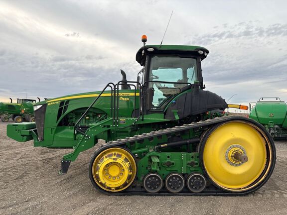 2019 John Deere 8320RT Tractor Rubber Track