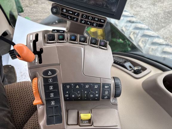 2019 John Deere 8320RT Tractor Rubber Track