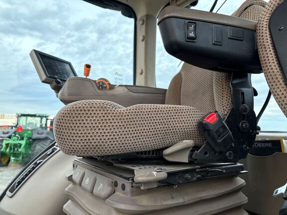 2019 John Deere 8320RT Tractor Rubber Track