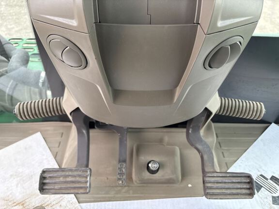 2023 John Deere 9RX 640 Tractor Rubber Track