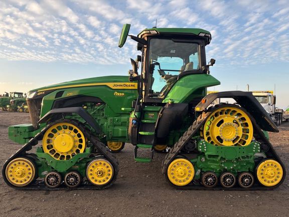 2025 John Deere 8RX 370 Tractor Rubber Track