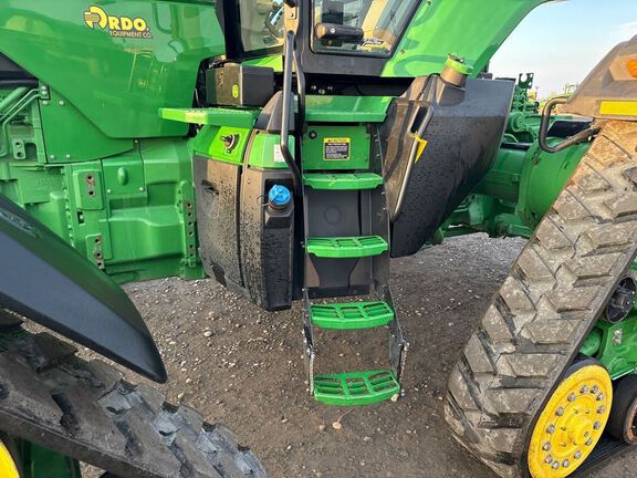 2025 John Deere 8RX 370 Tractor Rubber Track