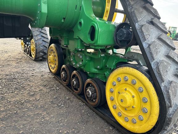 2025 John Deere 8RX 370 Tractor Rubber Track