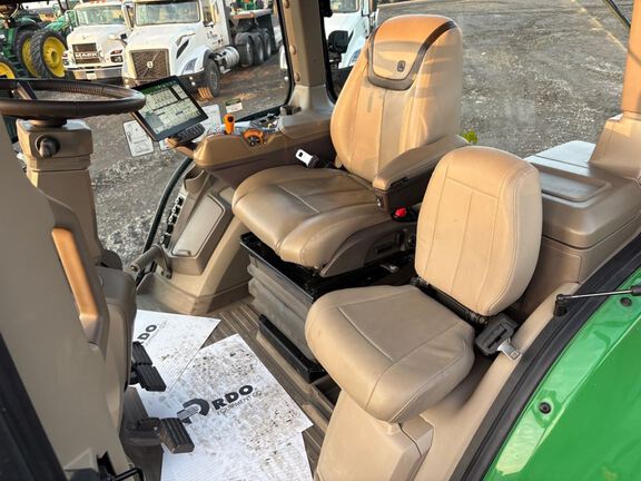 2025 John Deere 8RX 370 Tractor Rubber Track