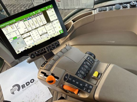 2025 John Deere 8RX 370 Tractor Rubber Track