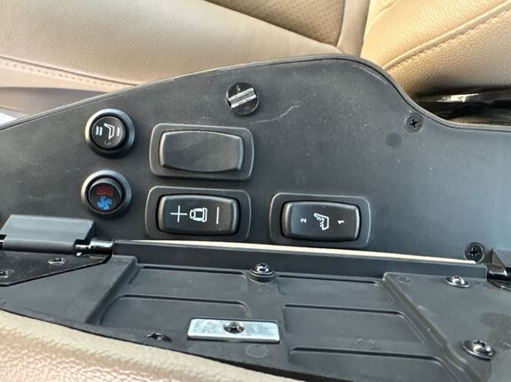 2025 John Deere 8RX 370 Tractor Rubber Track