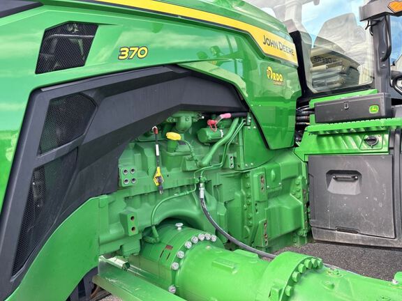 2025 John Deere 8RX 370 Tractor Rubber Track