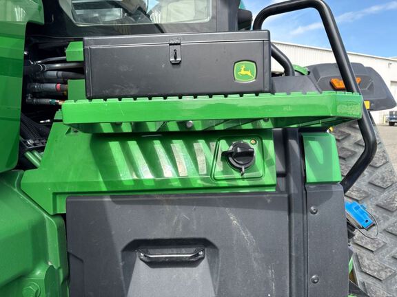 2025 John Deere 8RX 370 Tractor Rubber Track