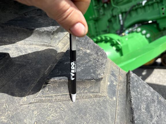 2025 John Deere 8RX 370 Tractor Rubber Track