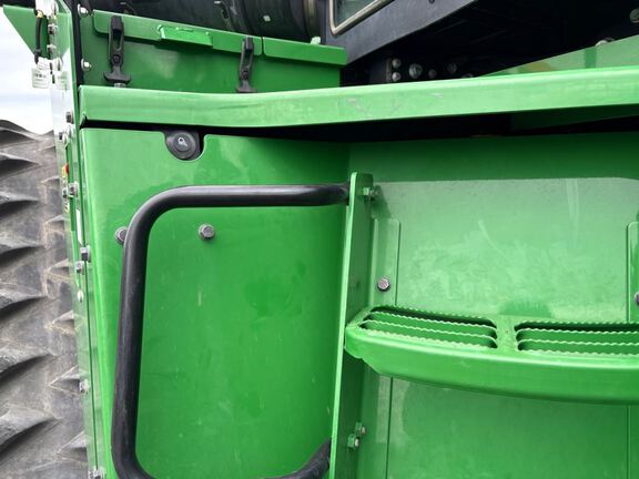 2024 John Deere 9RX 590 Tractor Rubber Track