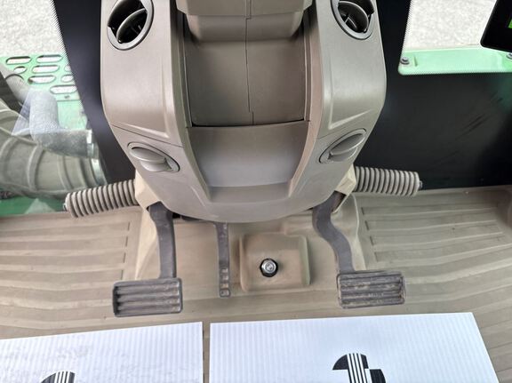 2024 John Deere 9RX 590 Tractor Rubber Track