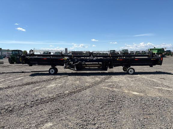 2016 MacDon FD75 Header Combine