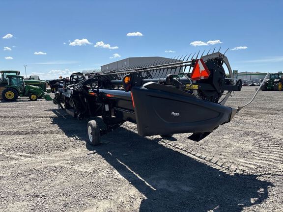 2016 MacDon FD75 Header Combine