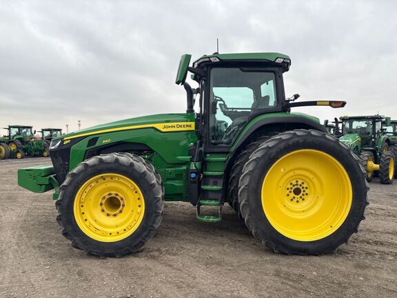 2022 John Deere 8R 340 Tractor