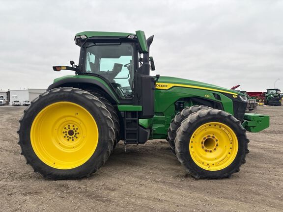 2022 John Deere 8R 340 Tractor