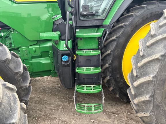 2022 John Deere 8R 340 Tractor