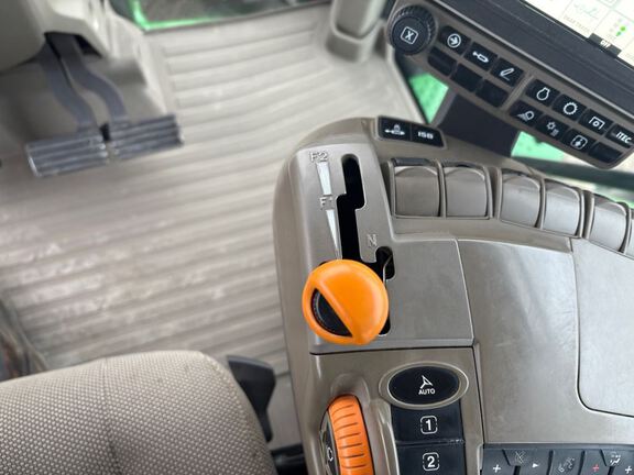 2022 John Deere 8R 340 Tractor