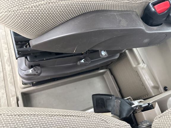 2022 John Deere 8R 340 Tractor