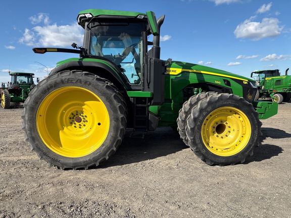 2022 John Deere 8R 340 Tractor