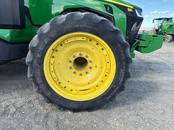 2022 John Deere 8R 340 Tractor