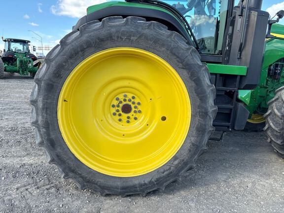 2022 John Deere 8R 340 Tractor