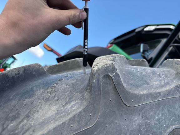 2022 John Deere 8R 340 Tractor