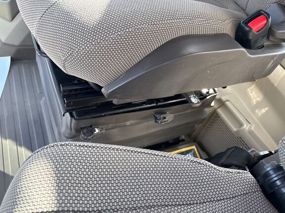 2022 John Deere 8R 340 Tractor