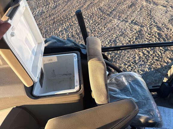 2022 John Deere 8R 340 Tractor