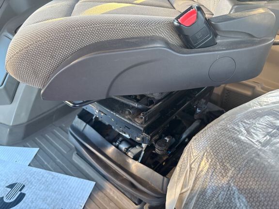 2022 John Deere 8R 340 Tractor