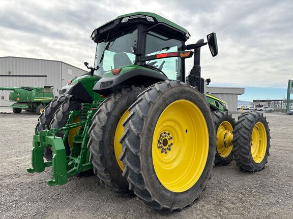 2022 John Deere 8R 340 Tractor