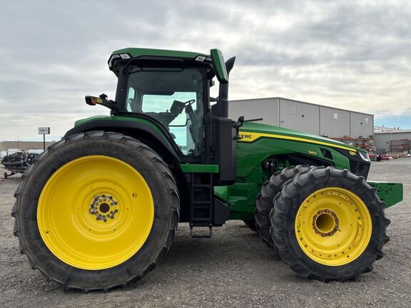 2022 John Deere 8R 340 Tractor