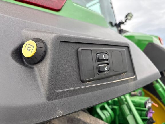 2022 John Deere 8R 340 Tractor